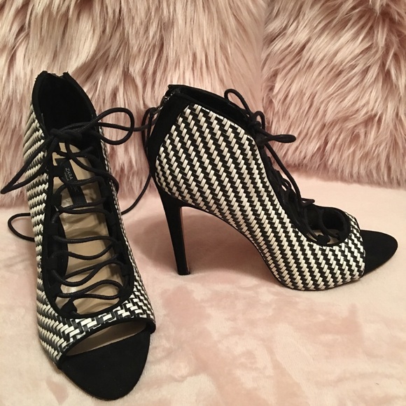 ZARA black and white heel shoes - Picture 2 of 4